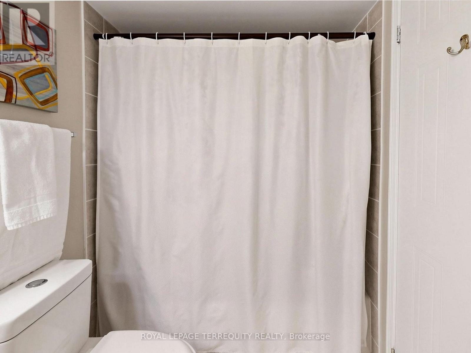 61 SPRUCEDALE WAY - 30