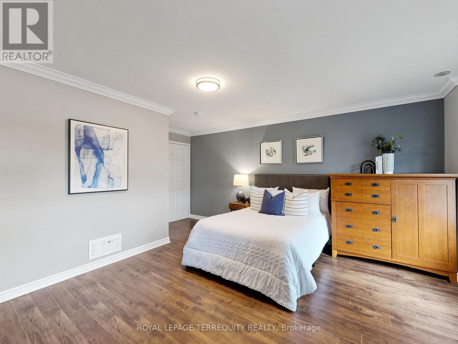 61 SPRUCEDALE WAY - 36