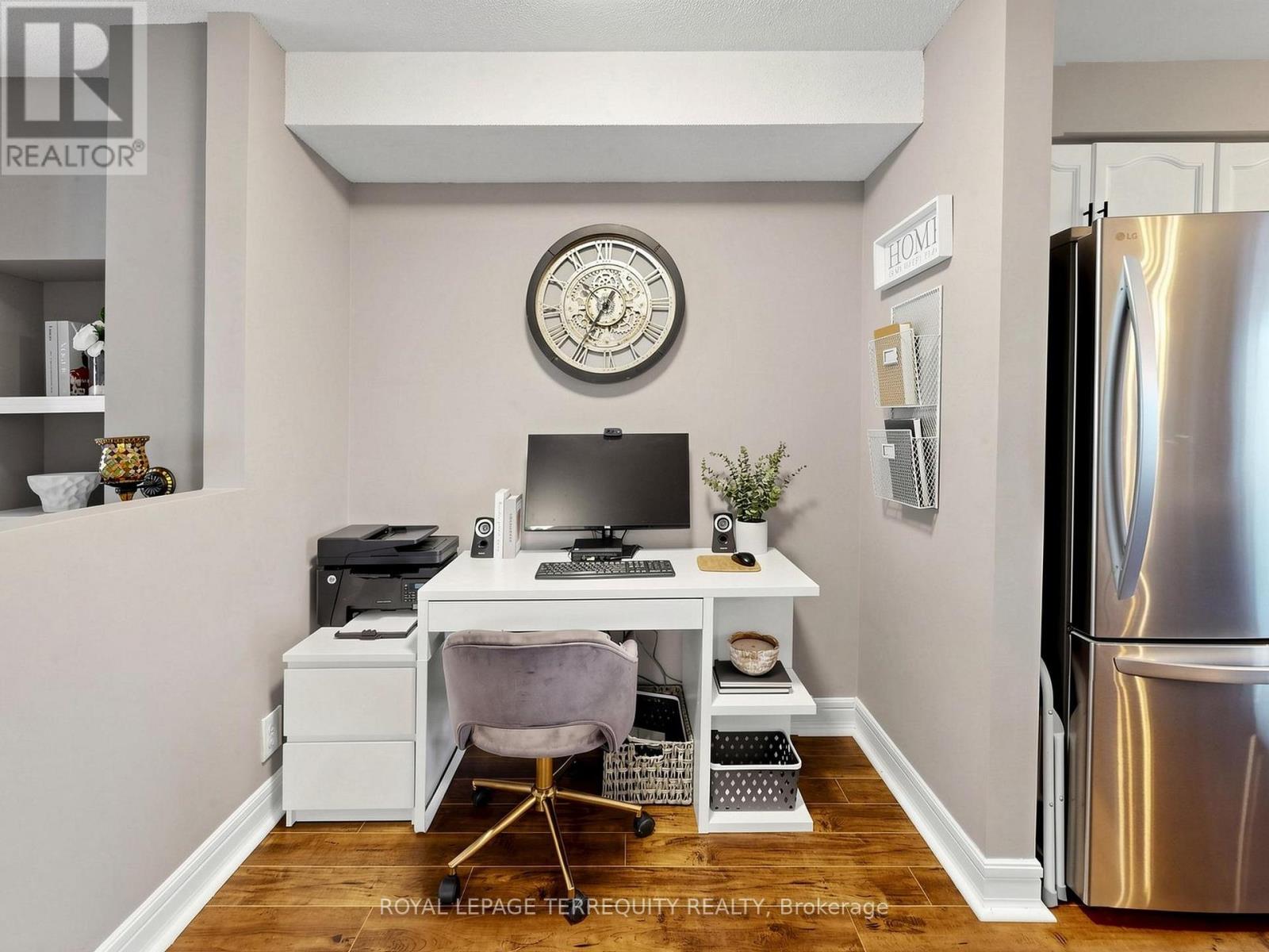 61 SPRUCEDALE WAY - 9