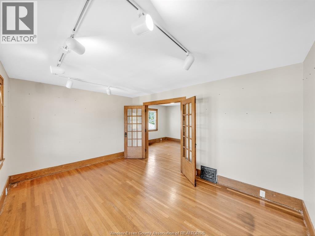 1077 Moy AVENUE, Windsor, Ontario, N9A2P2 — Photo 4