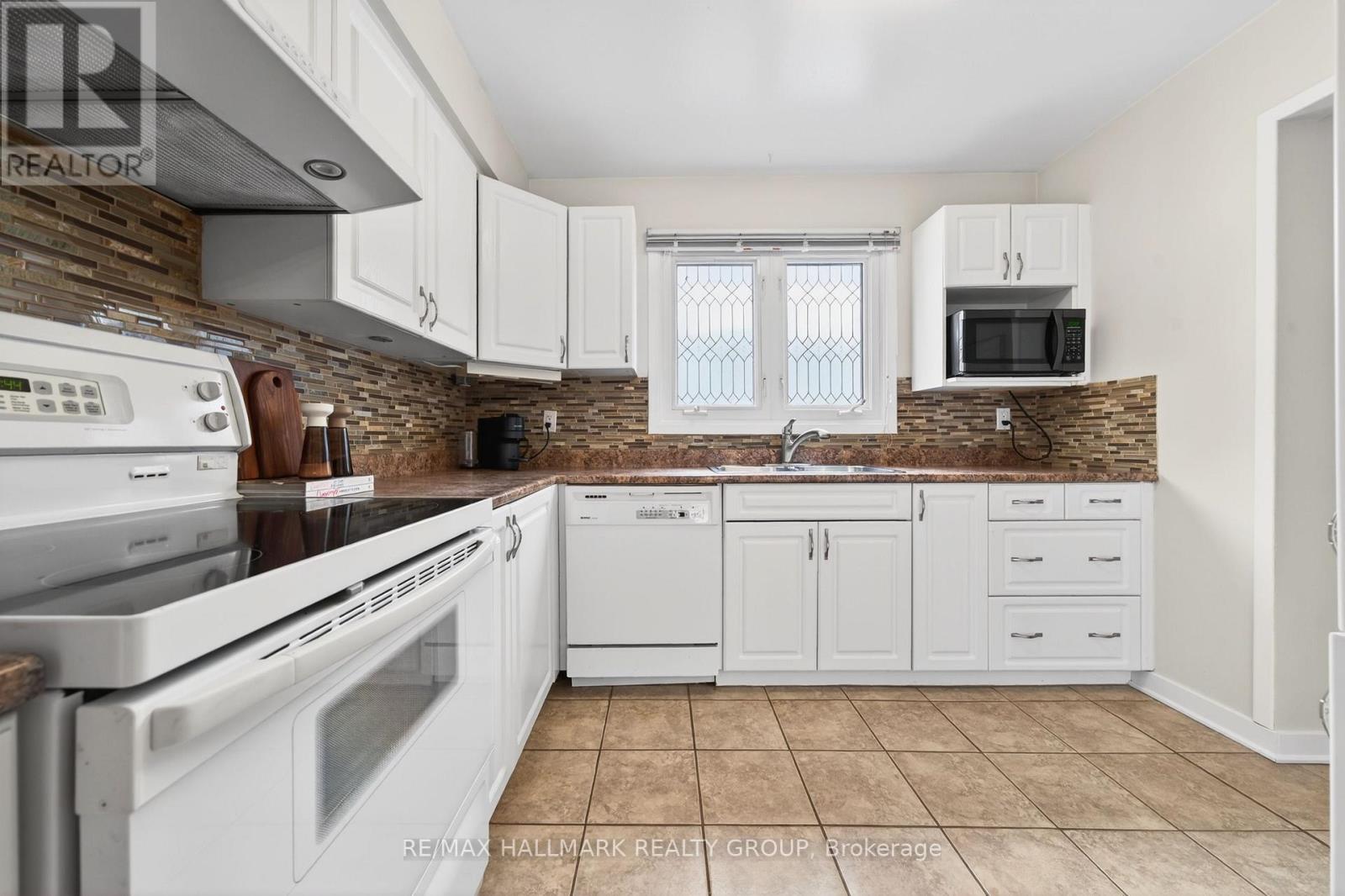 #8 740 MORIN STREET - 19