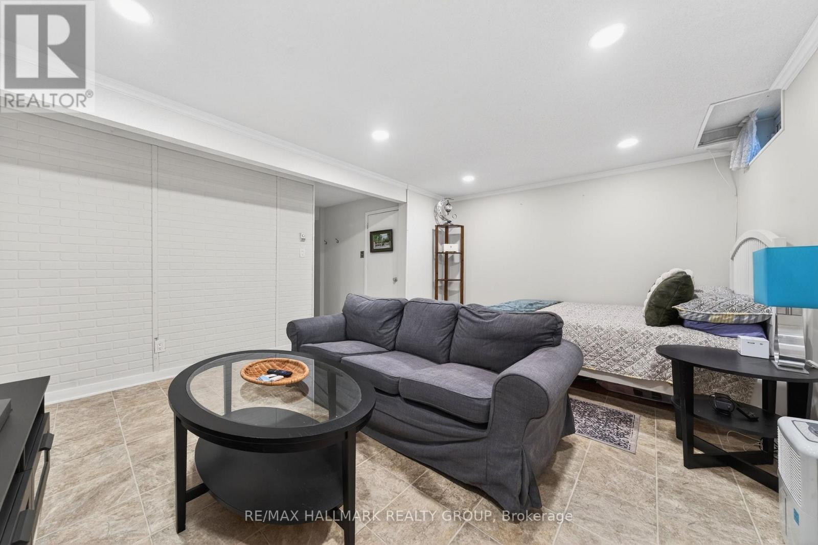 #8 740 MORIN STREET - 41