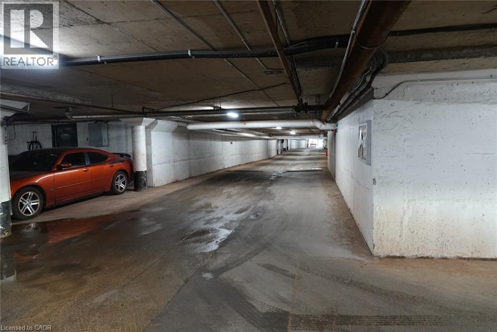 #9 5475 LAKESHORE Road E - 31