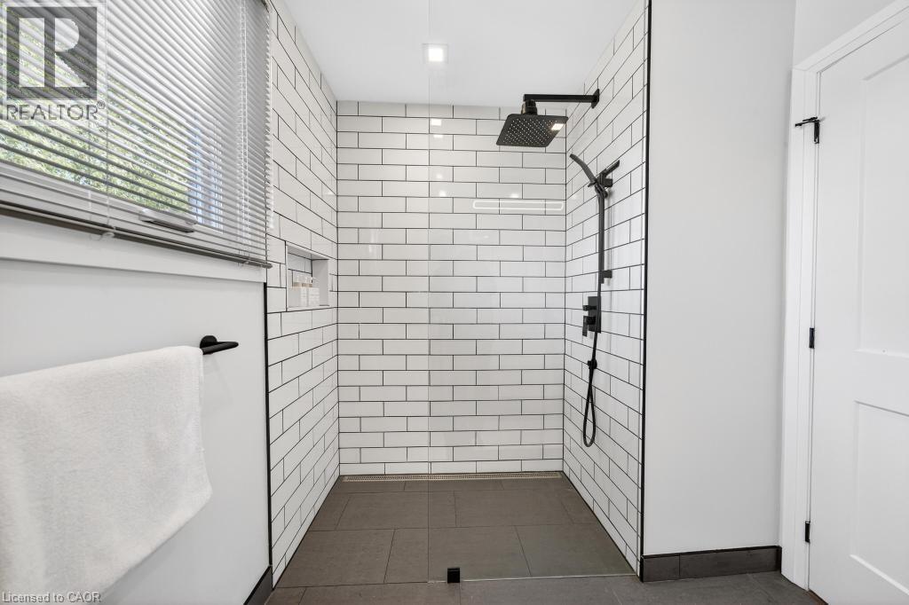19 GLEN FOREST Drive, Hamilton, Ontario, L8K5V7 — Photo 10