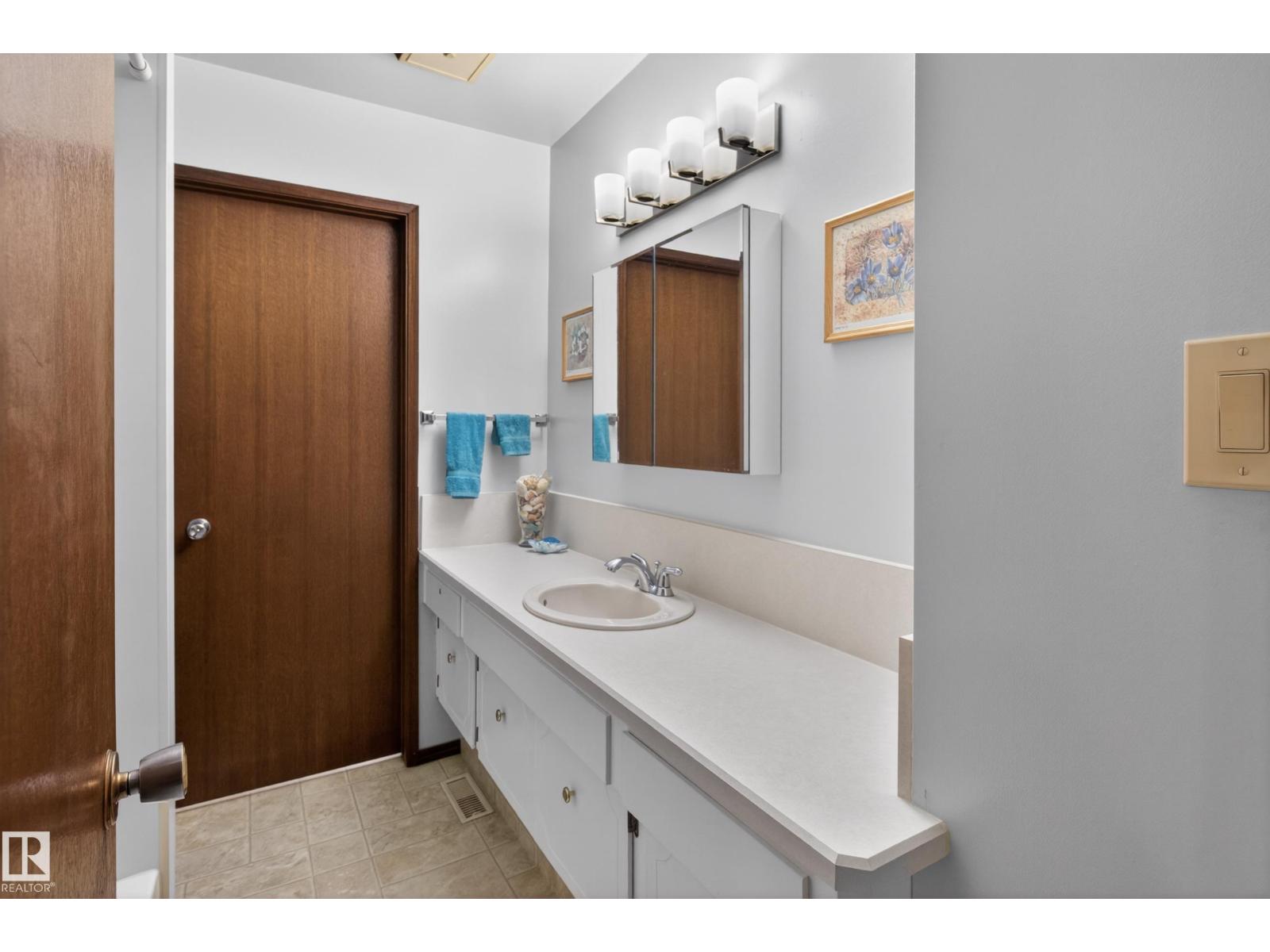 14 GILLINGHAM CR, Sherwood Park