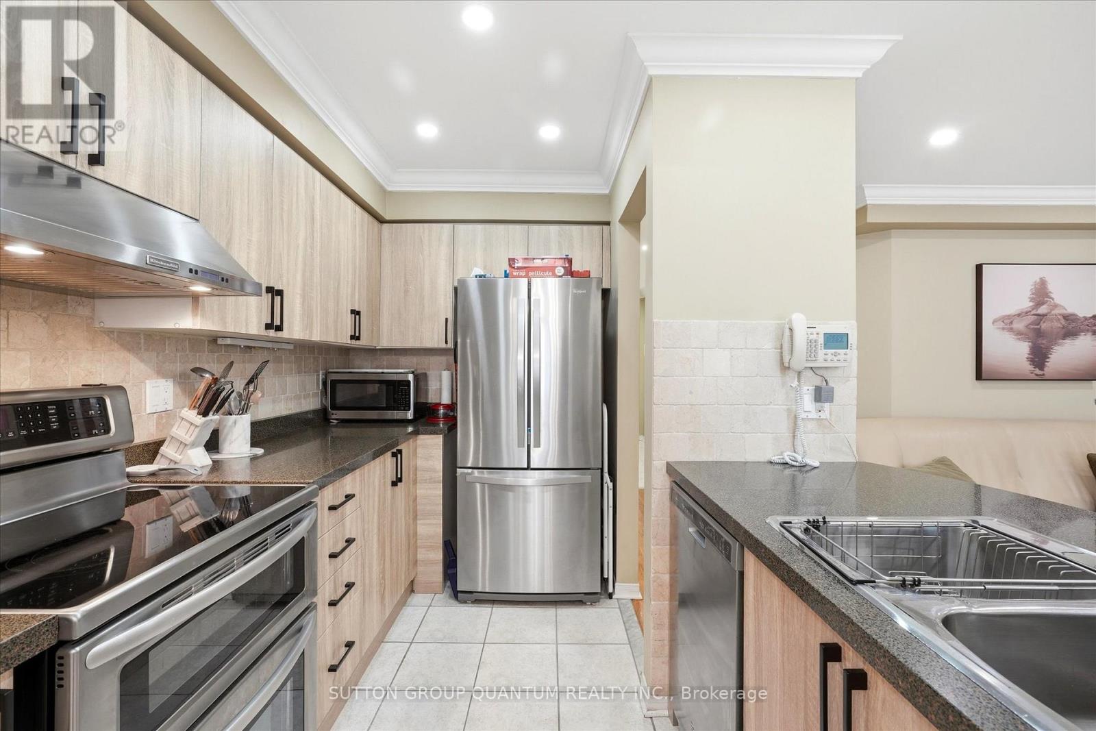 #10A 1064 QUEEN STREET W - 11