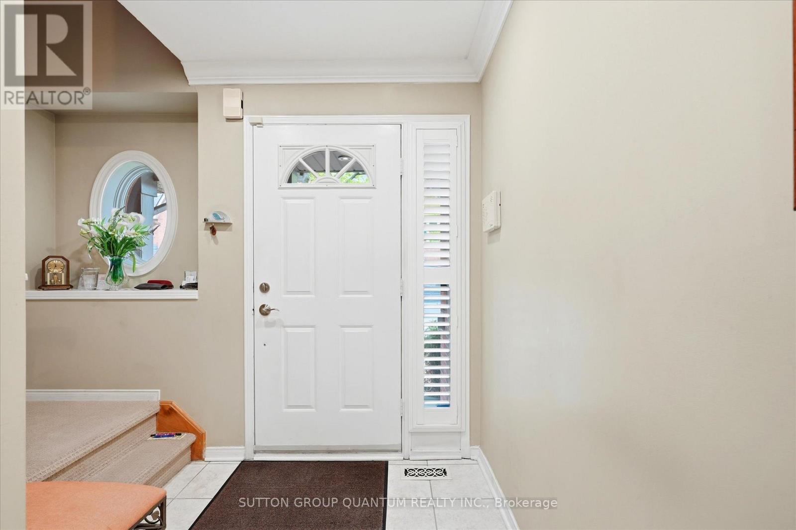 #10A 1064 QUEEN STREET W - 2