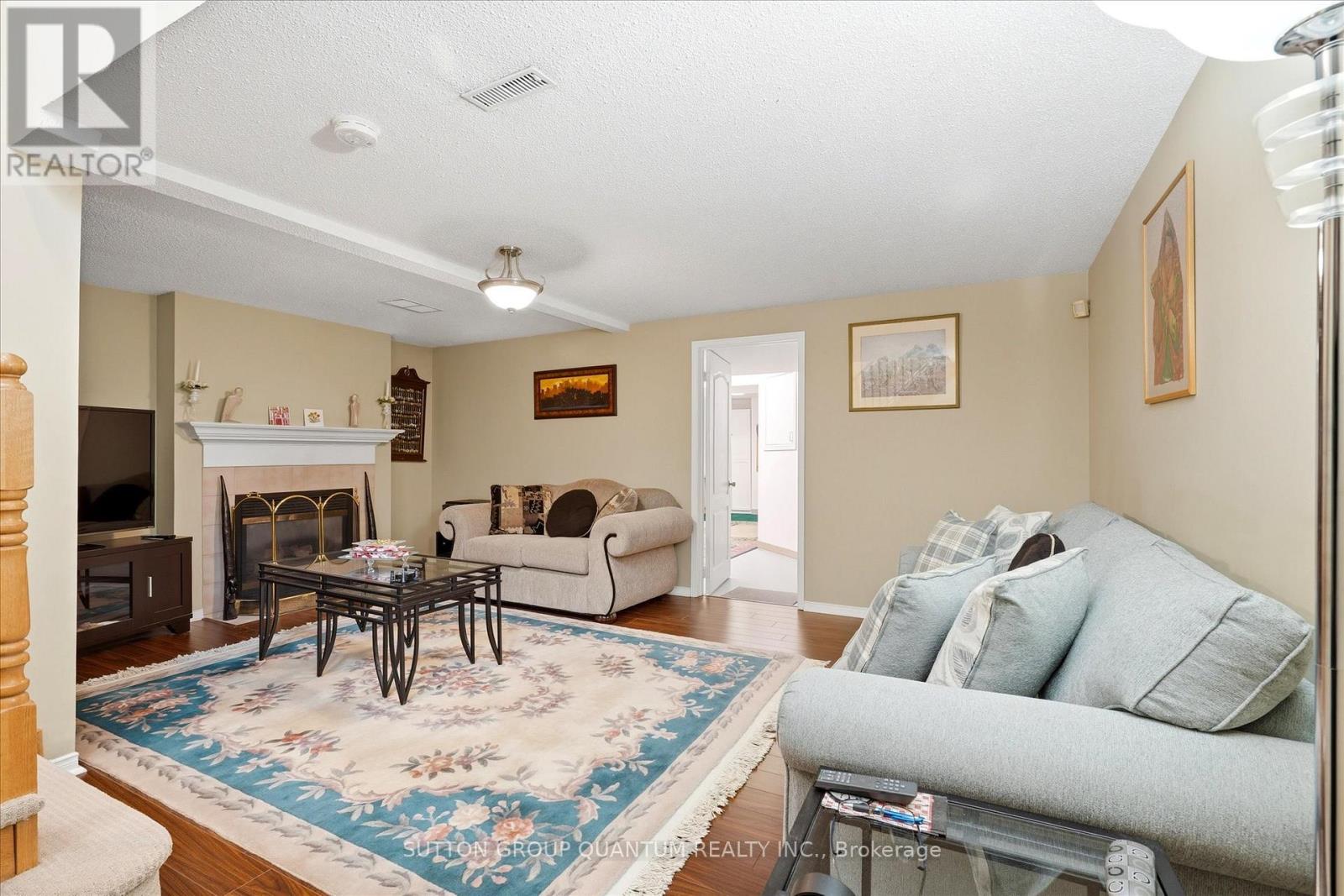 #10A 1064 QUEEN STREET W - 23