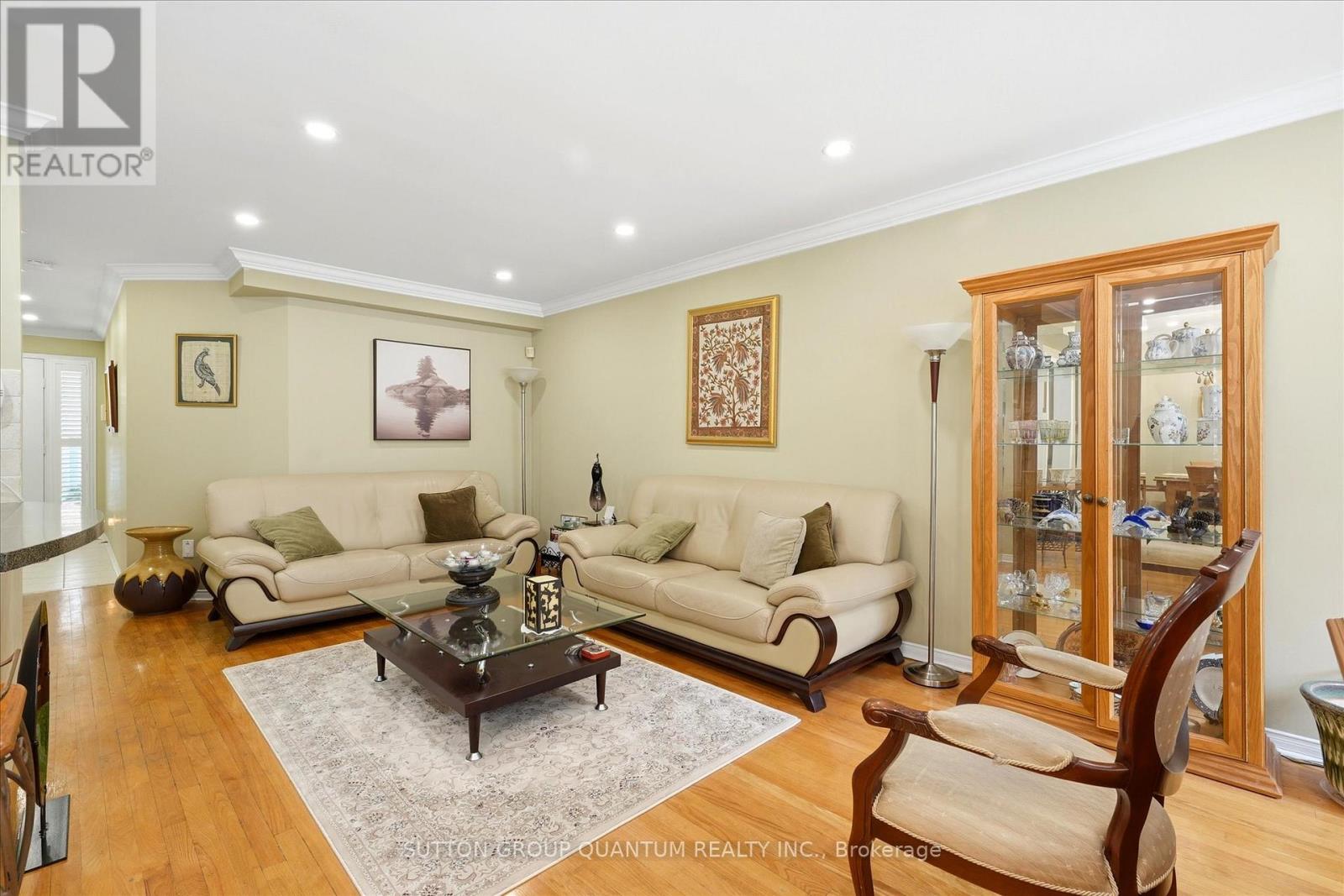 #10A 1064 QUEEN STREET W - 4