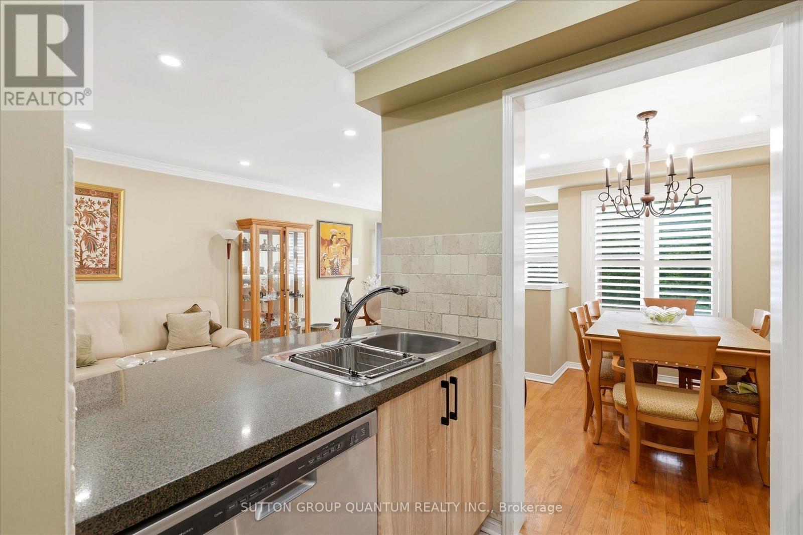 #10A 1064 QUEEN STREET W - 8