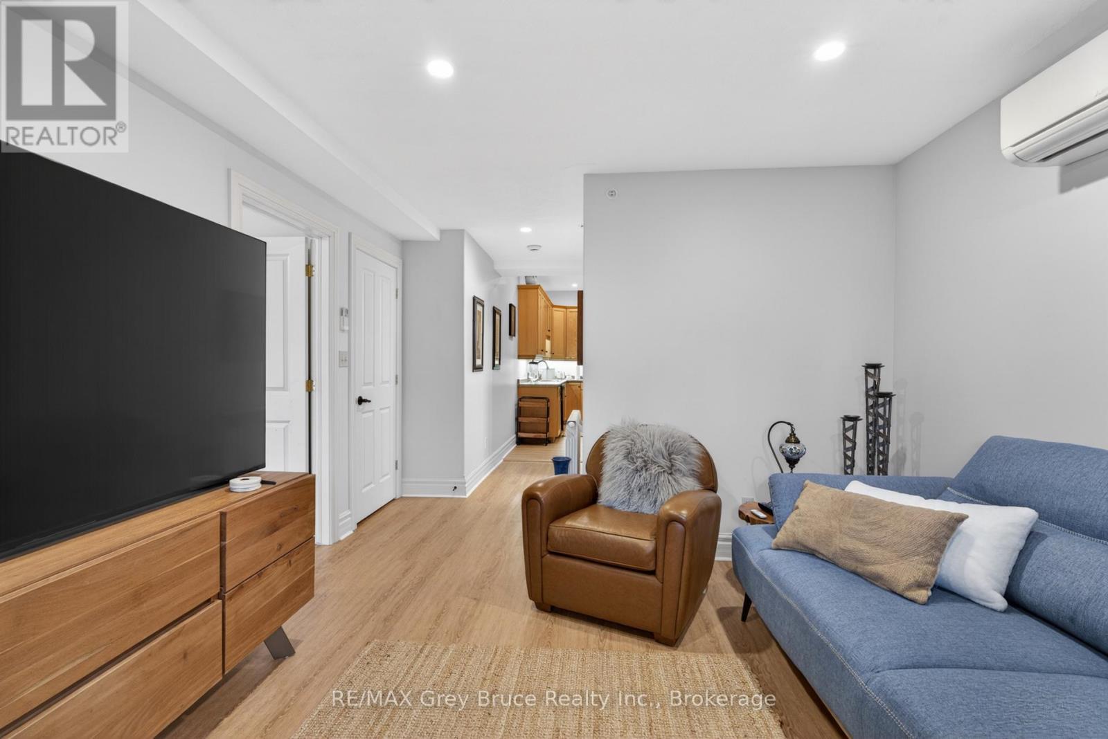 UNIT 6 - 355 PRINCESS STREET - 21