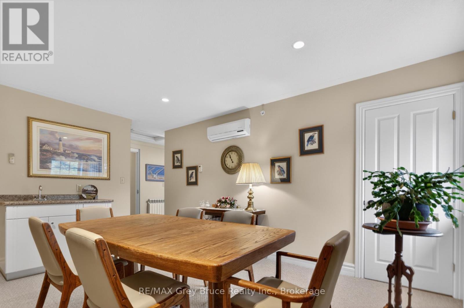 UNIT 6 - 355 PRINCESS STREET - 33