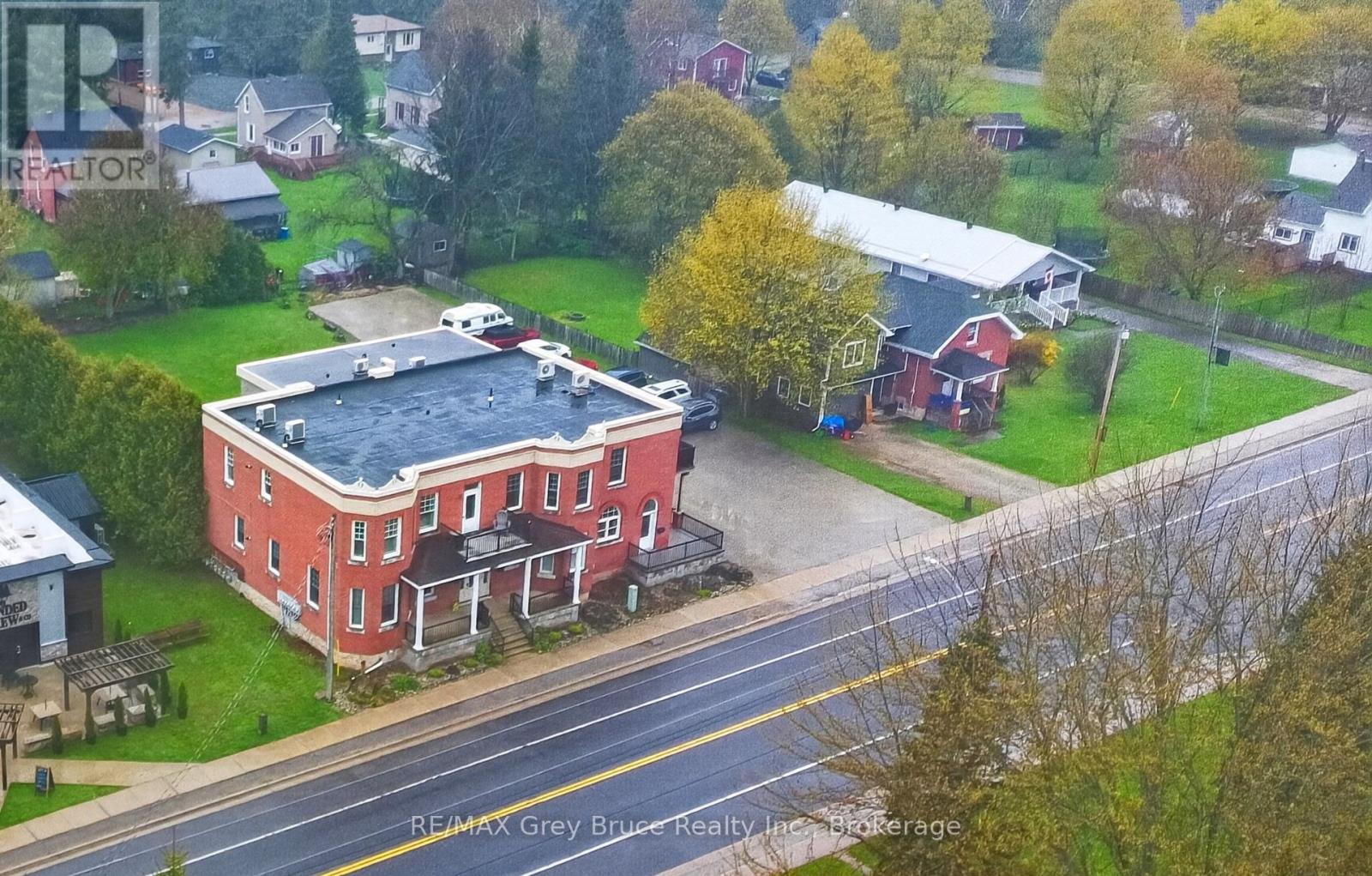 UNIT 6 - 355 PRINCESS STREET - 41