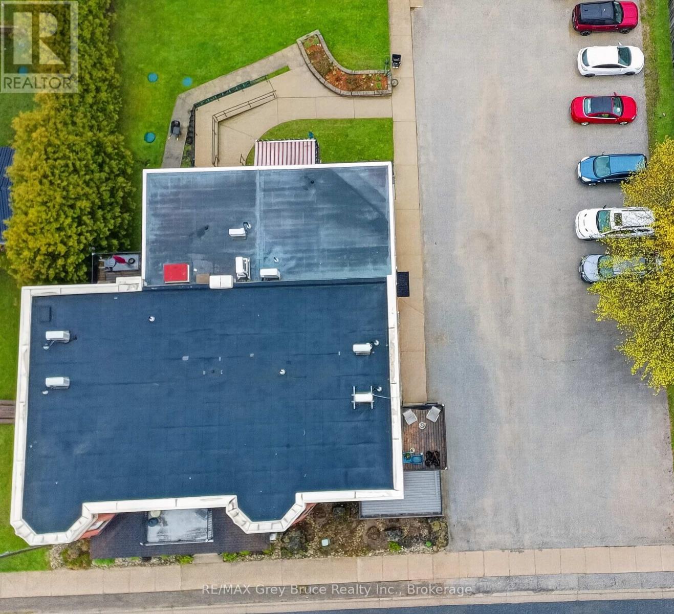 UNIT 6 - 355 PRINCESS STREET - 44