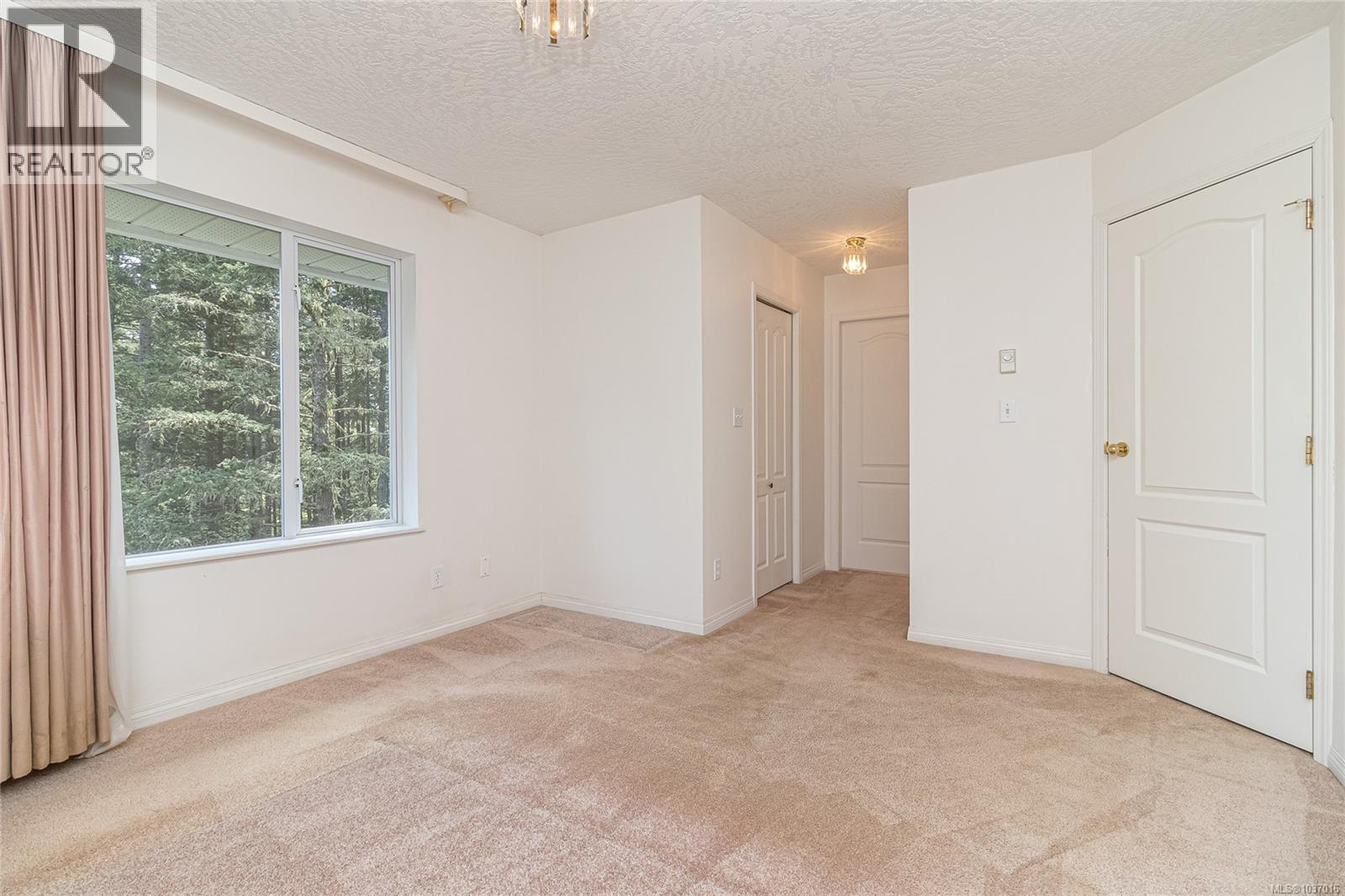 609 Taurus Dr, Metchosin