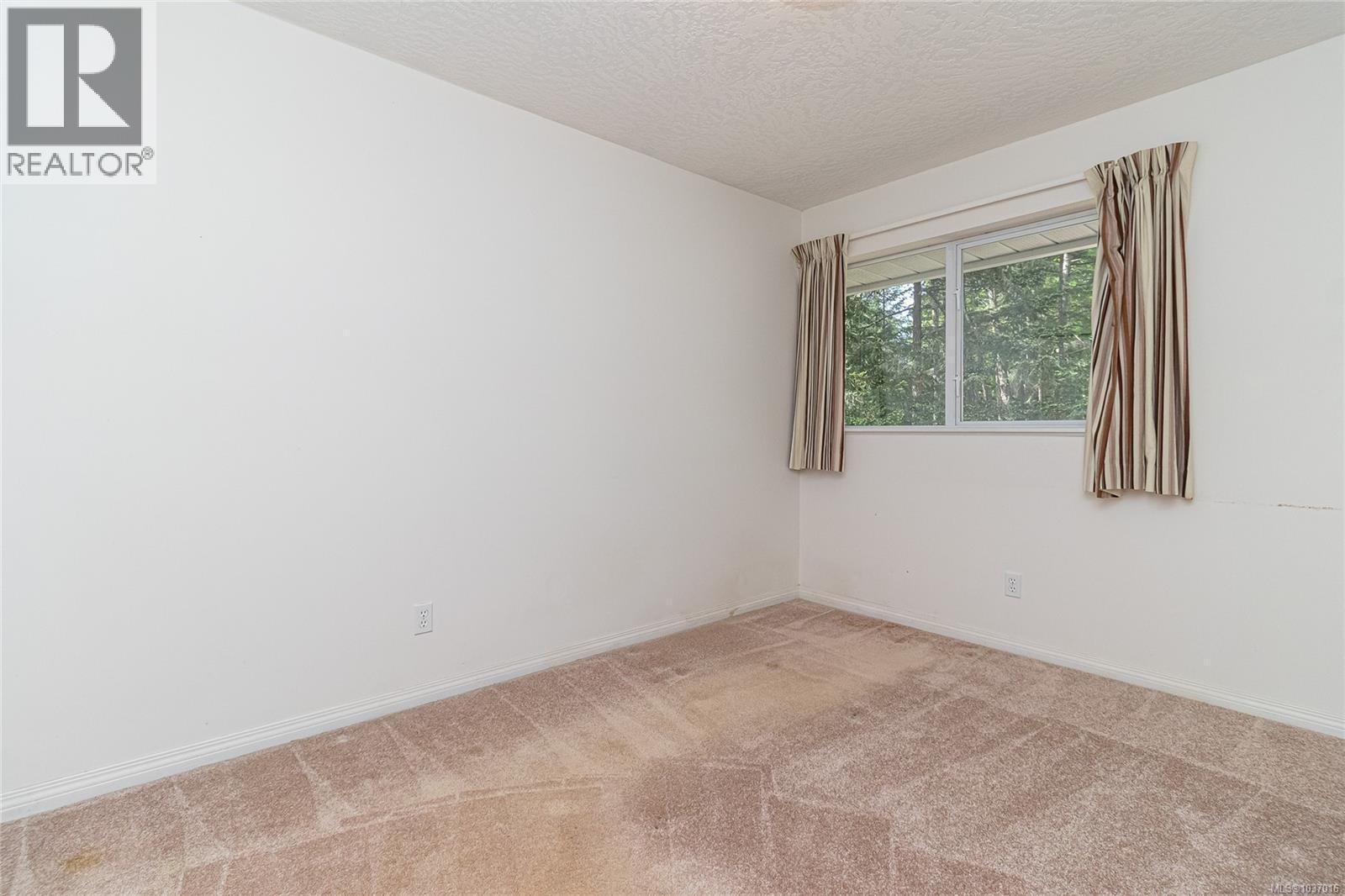 609 Taurus Dr, Metchosin