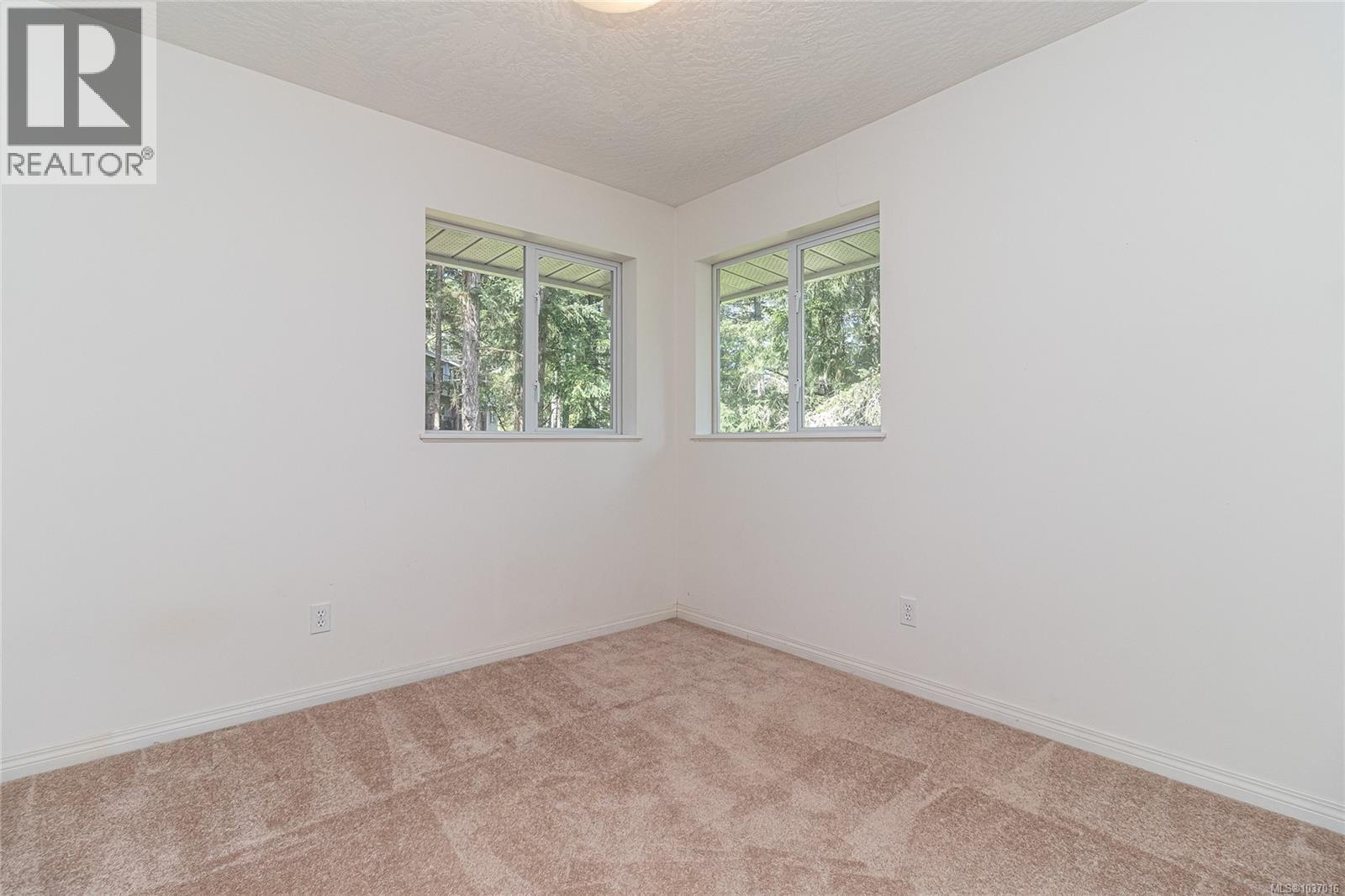 609 Taurus Dr, Metchosin