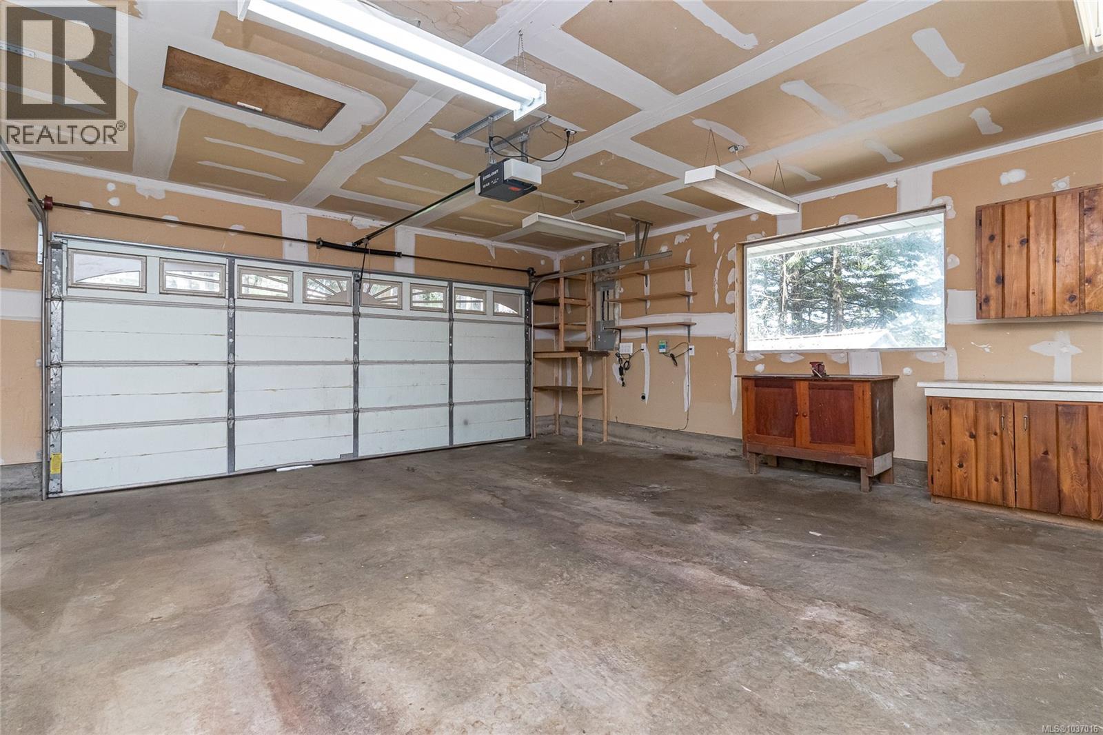 609 Taurus Dr, Metchosin