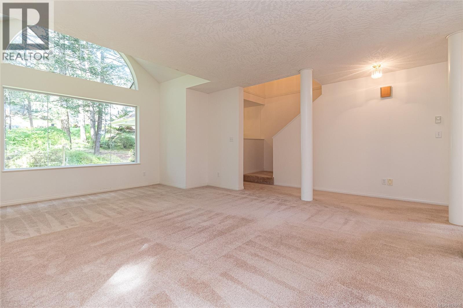 609 Taurus Dr, Metchosin