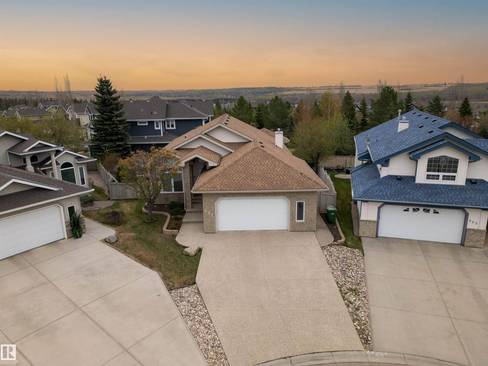 201 Erin Ridge DR - Image 2