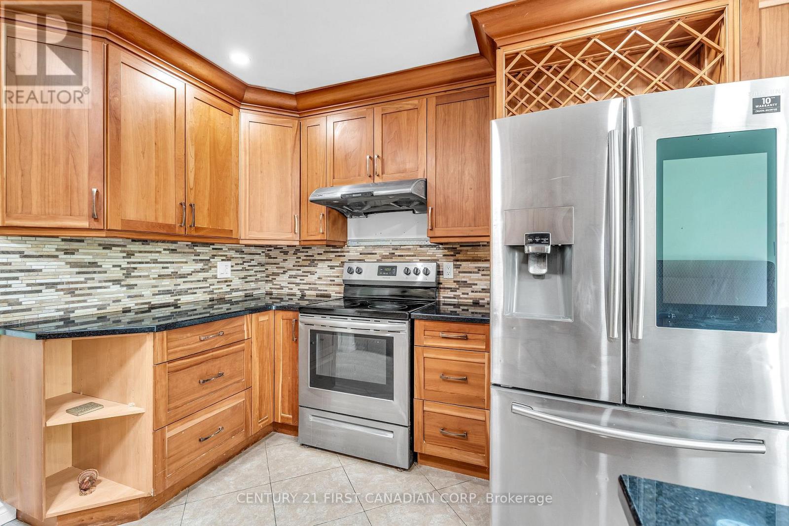 24 BLANCHARD CRESCENT - 13