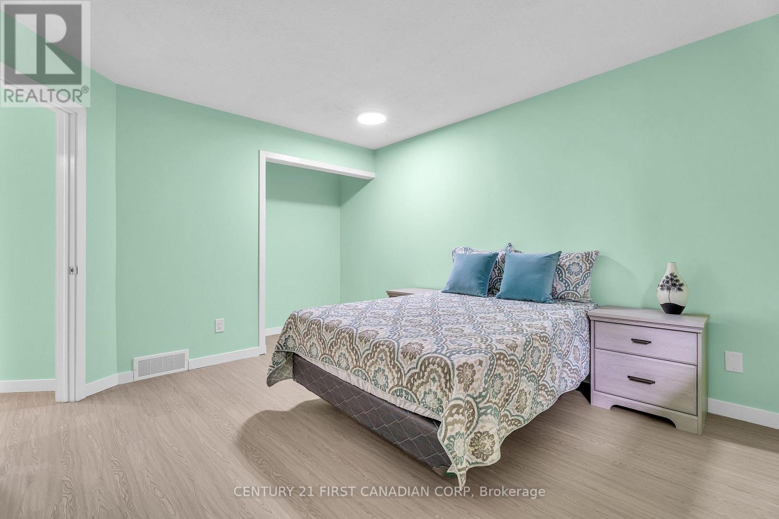 24 BLANCHARD CRESCENT - 17
