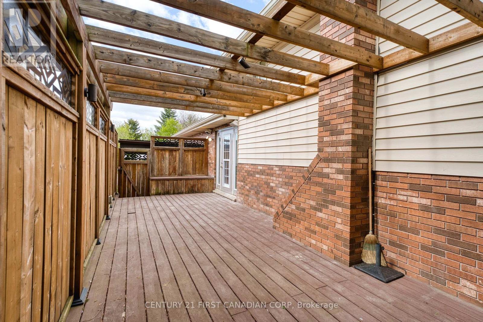 24 BLANCHARD CRESCENT - 30