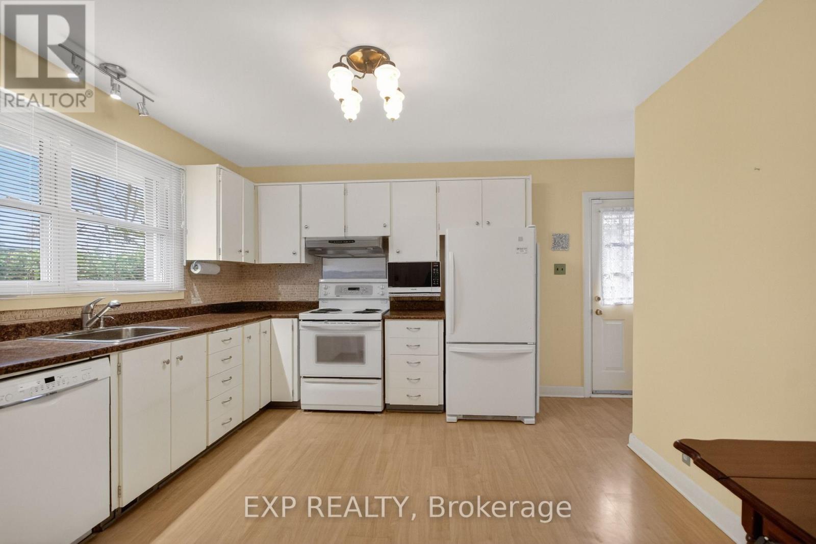 632 CHADBURN AVENUE - 6