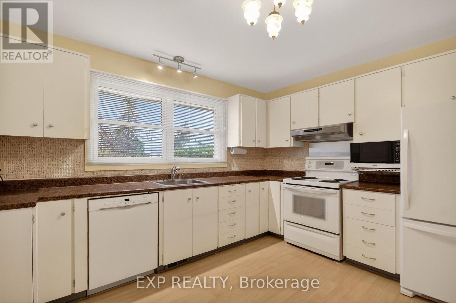 632 CHADBURN AVENUE - 7