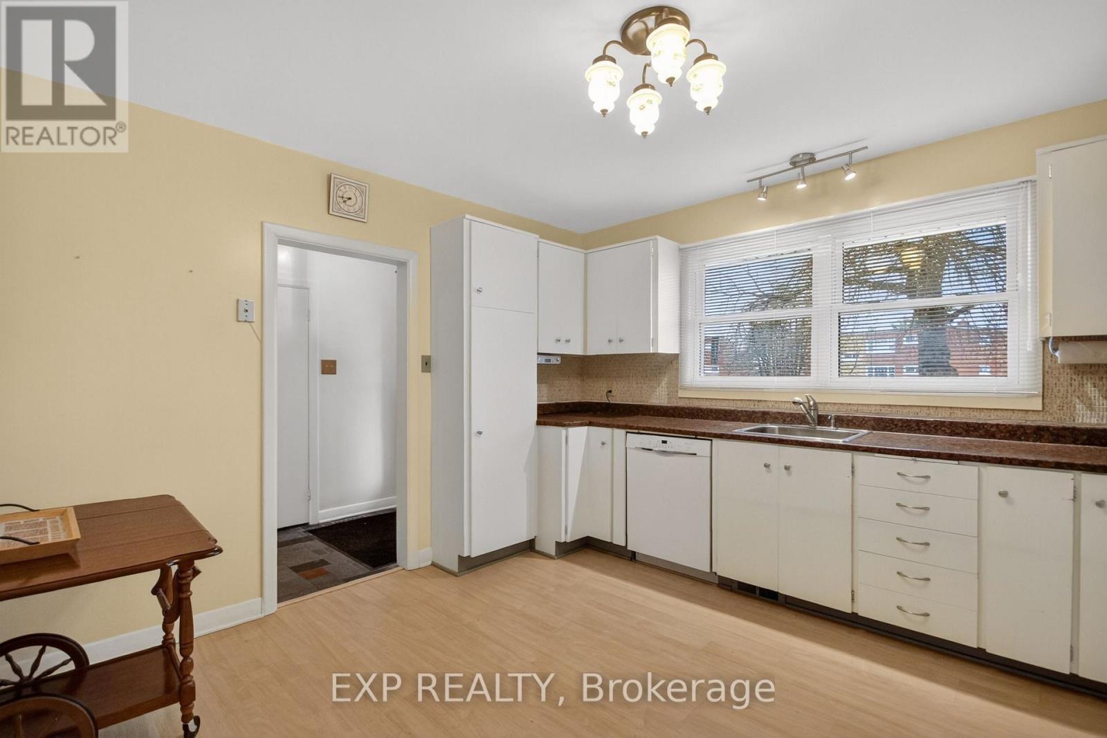 632 CHADBURN AVENUE - 8