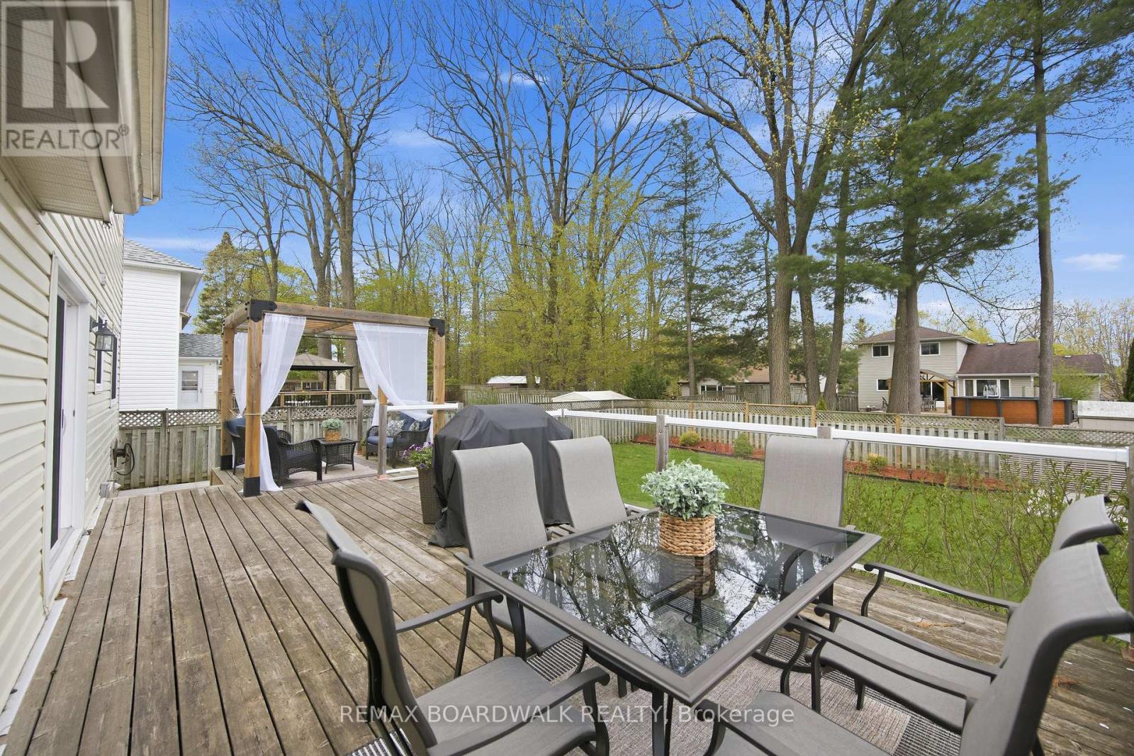 385 BROCK STREET - 11