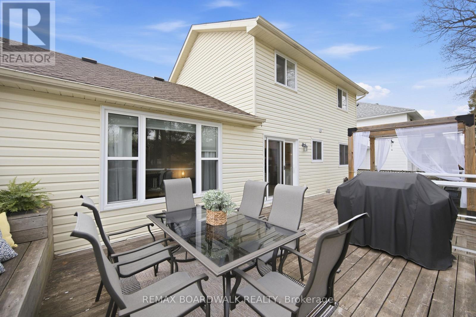 385 BROCK STREET - 12