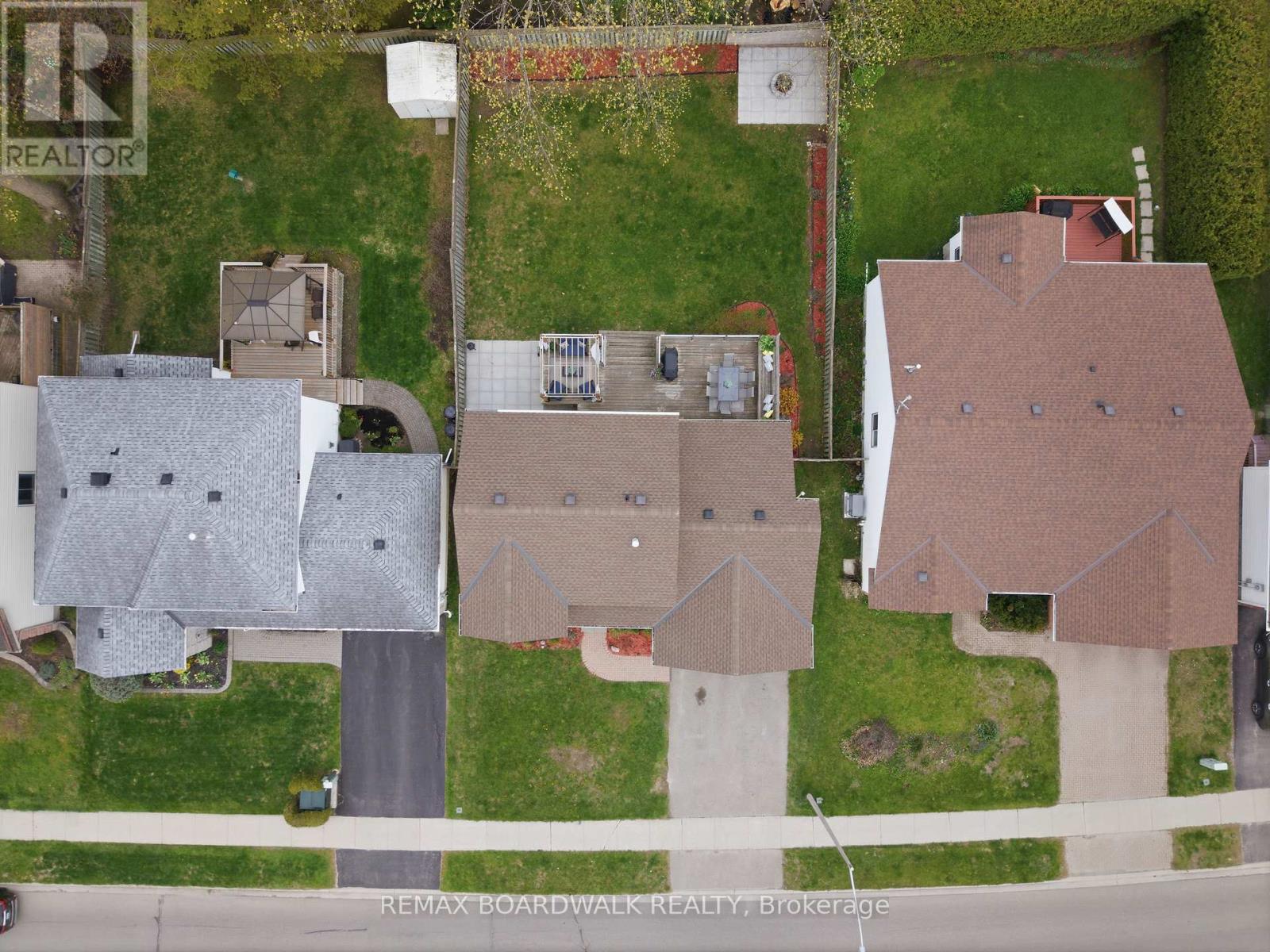 385 BROCK STREET - 15