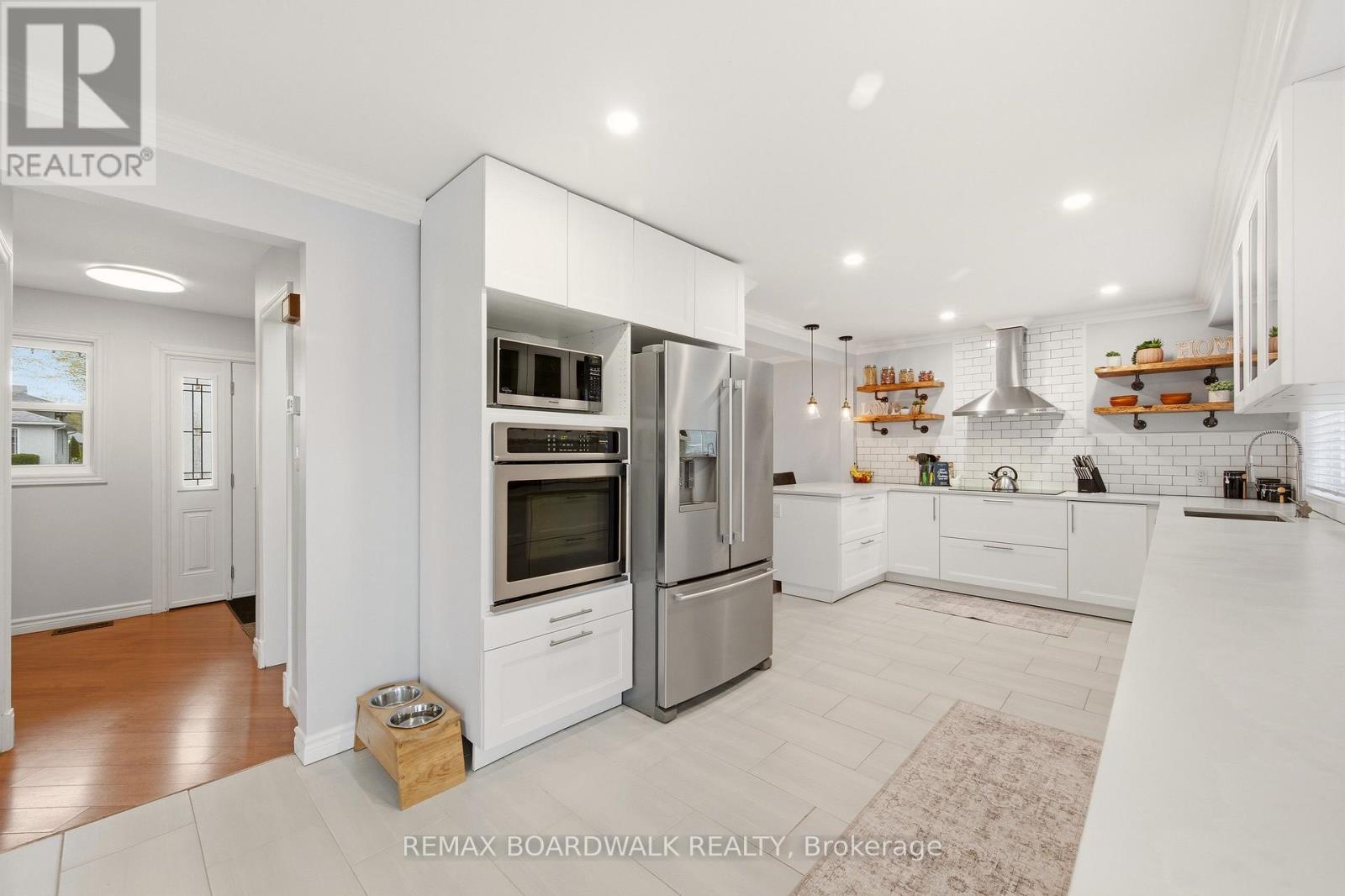 385 BROCK STREET - 27