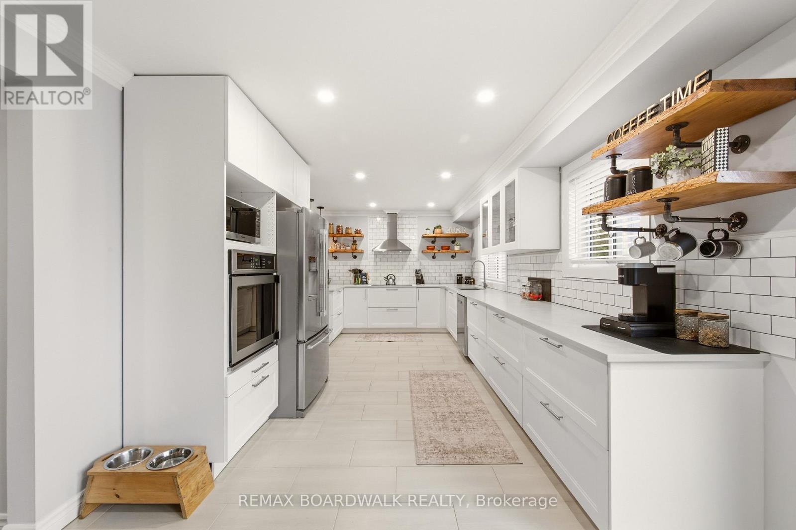 385 BROCK STREET - 28