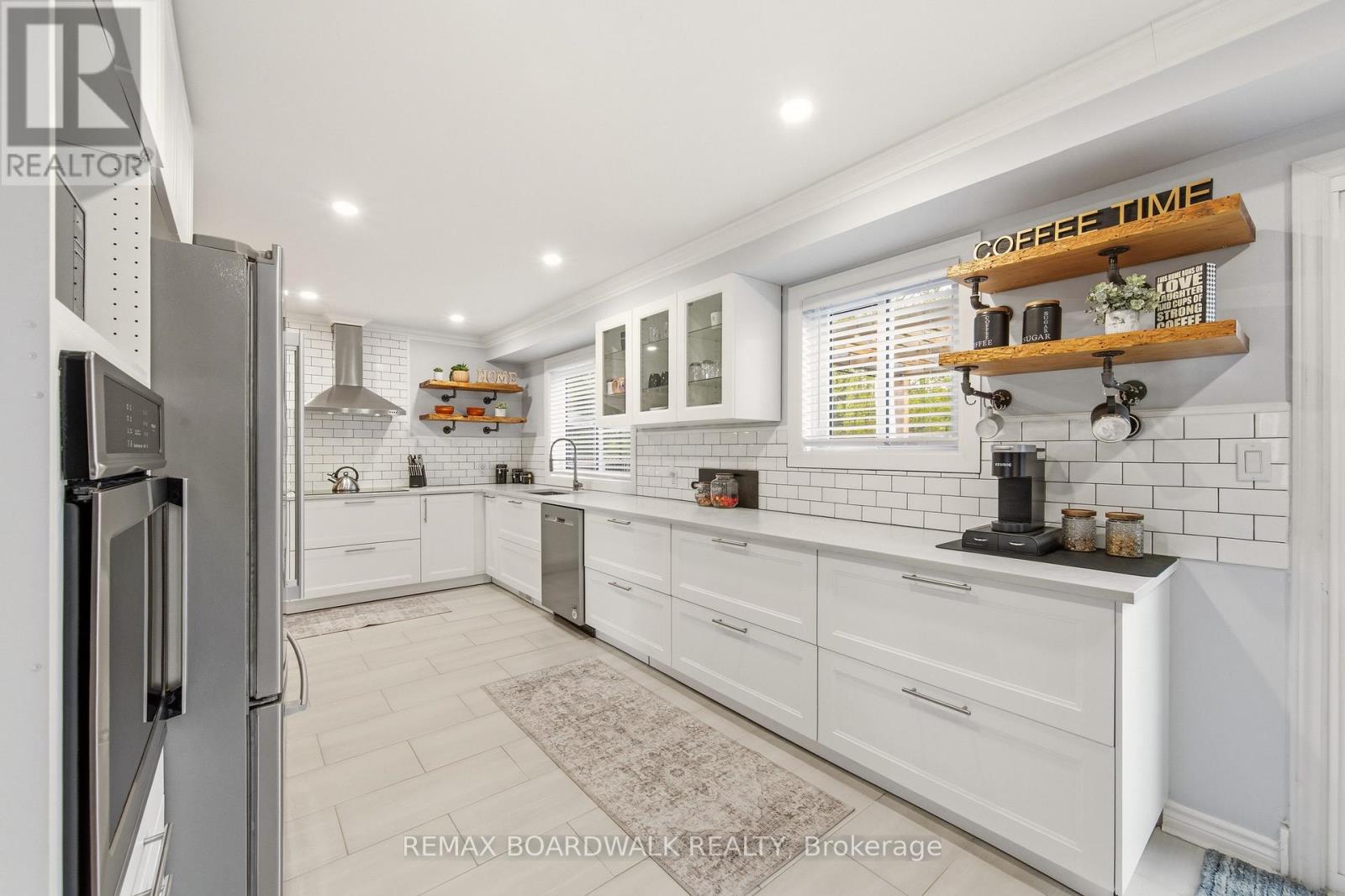 385 BROCK STREET - 29