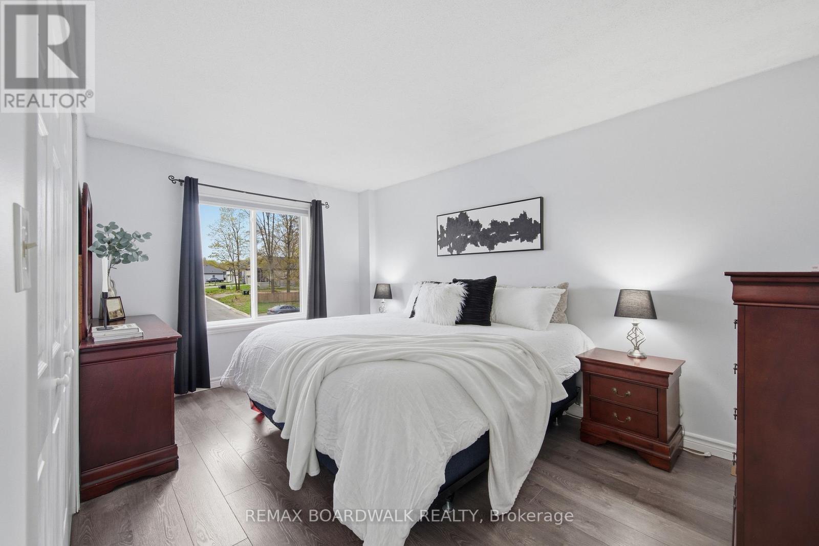 385 BROCK STREET - 35