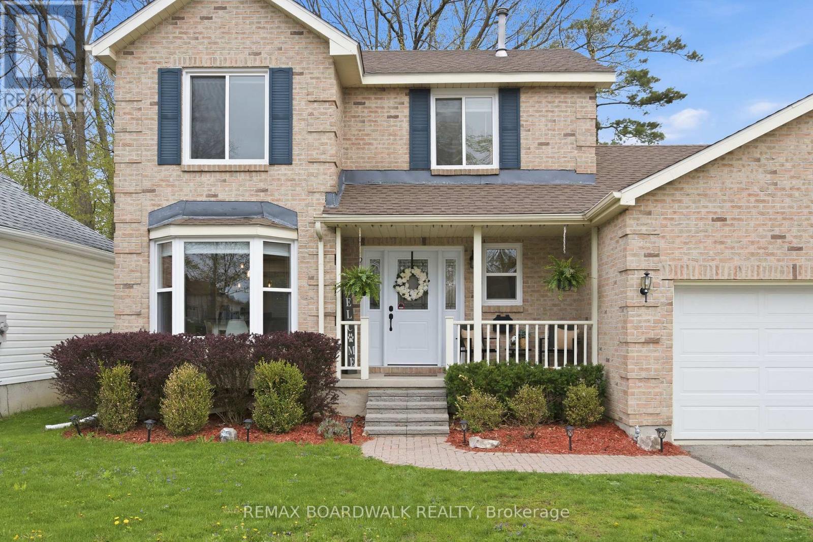 385 BROCK STREET - 4