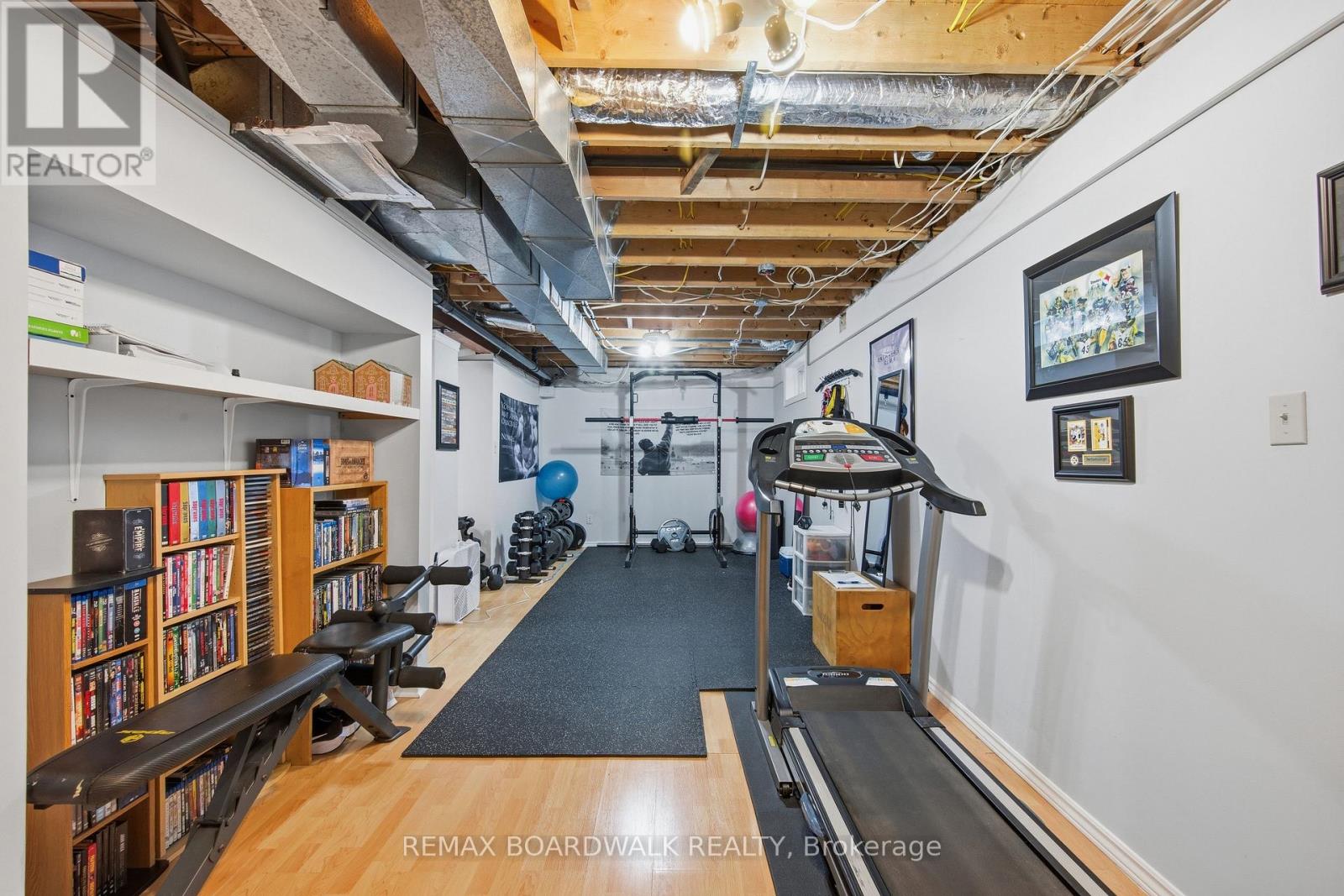385 BROCK STREET - 46
