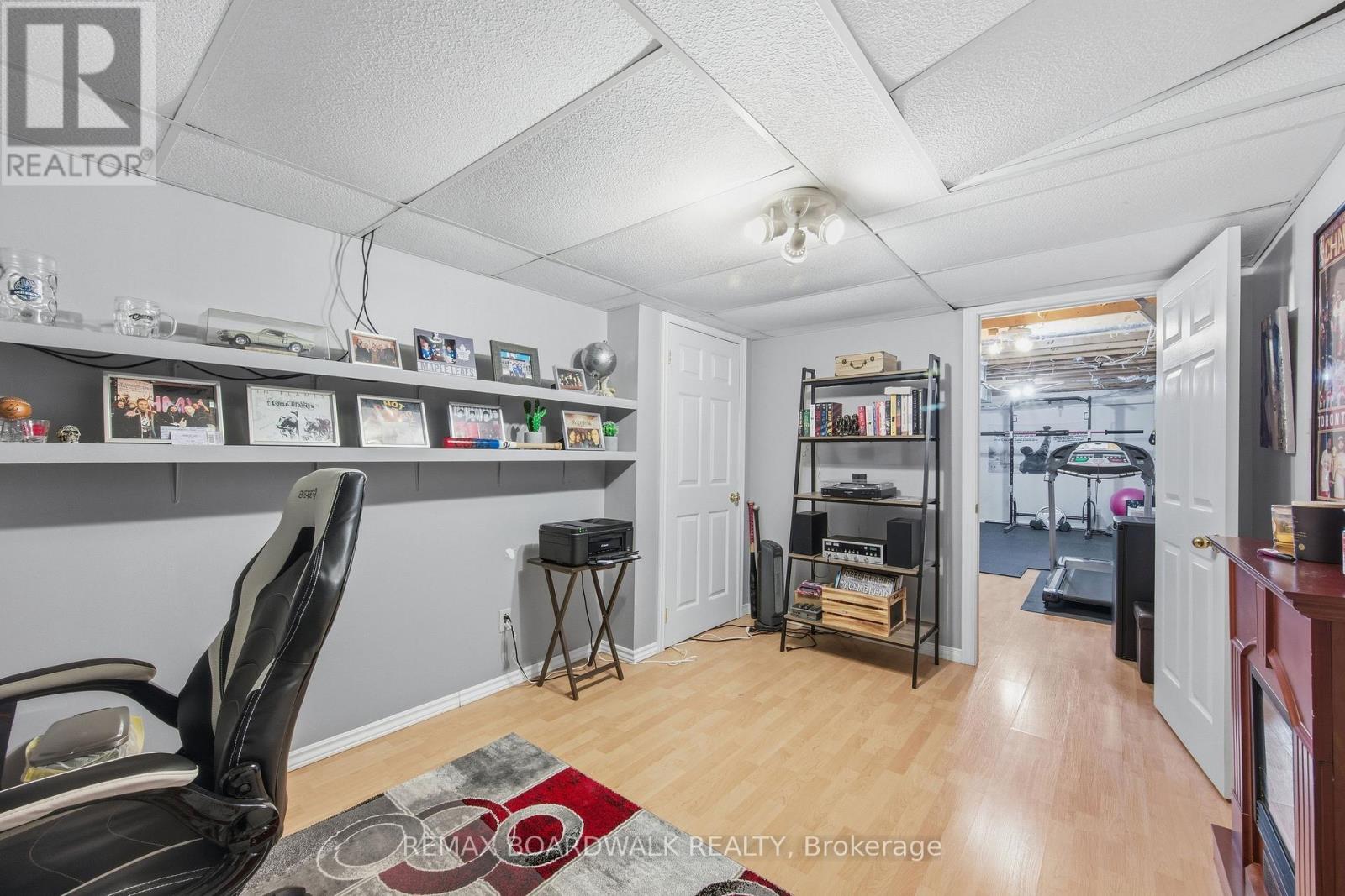 385 BROCK STREET - 47