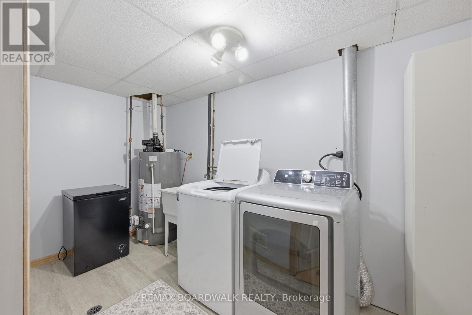 385 BROCK STREET - 49