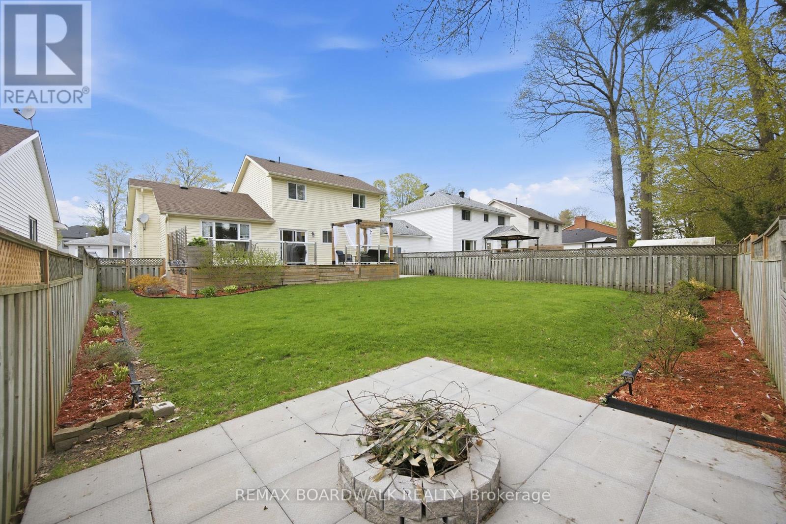 385 BROCK STREET - 7