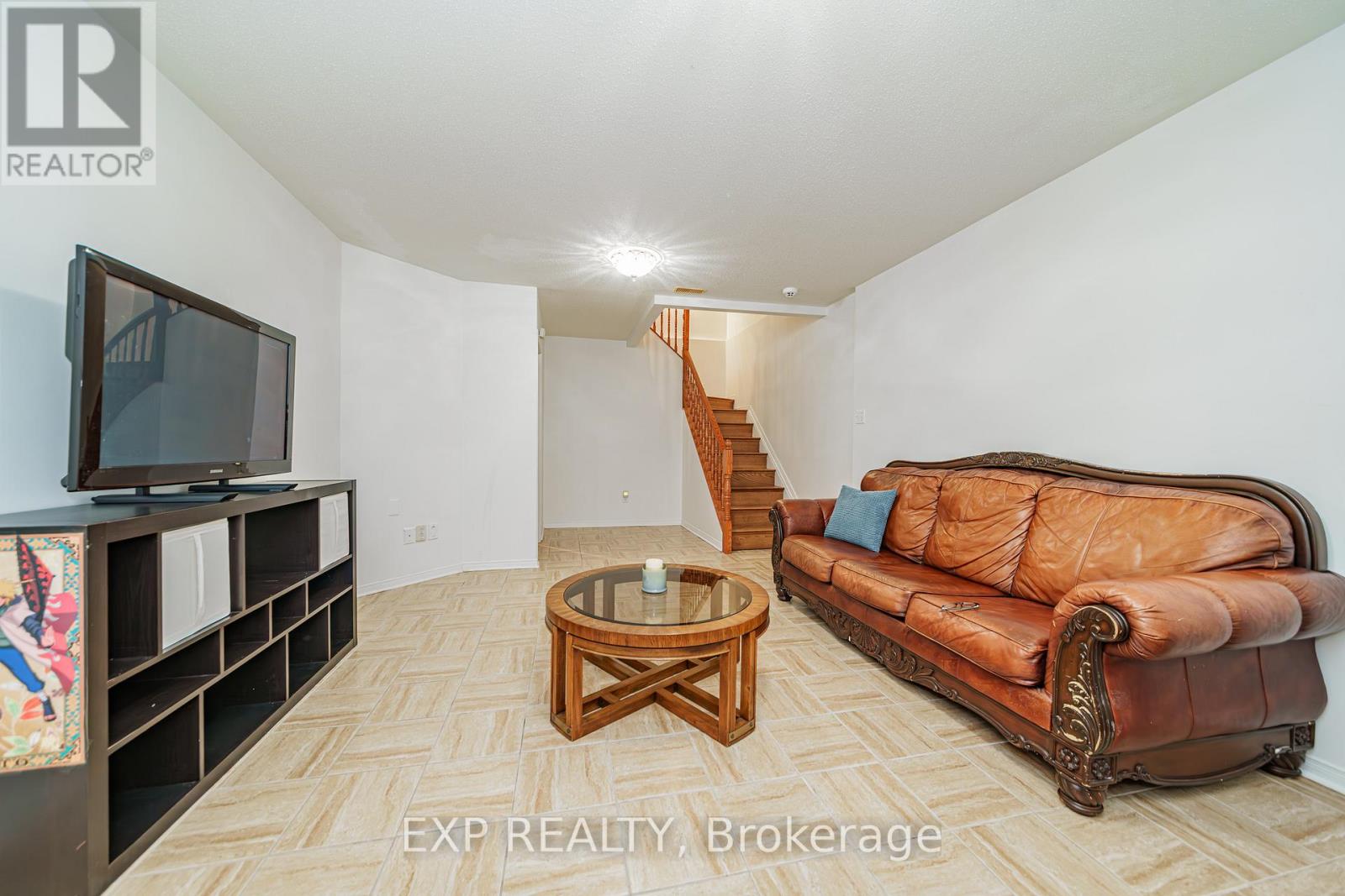 569 AQUAVIEW DRIVE - 32