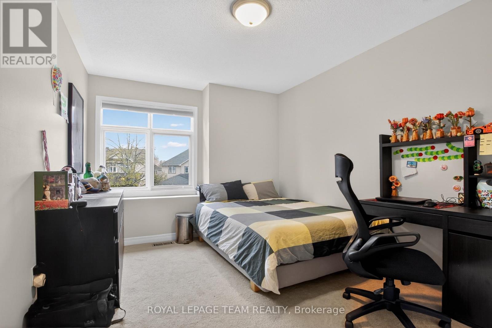 18 RIVERGREEN CRESCENT - 19