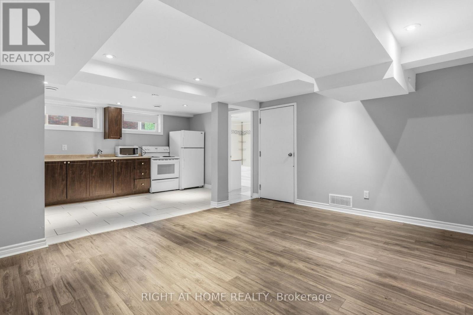 1808 GILBERT AVENUE - 36