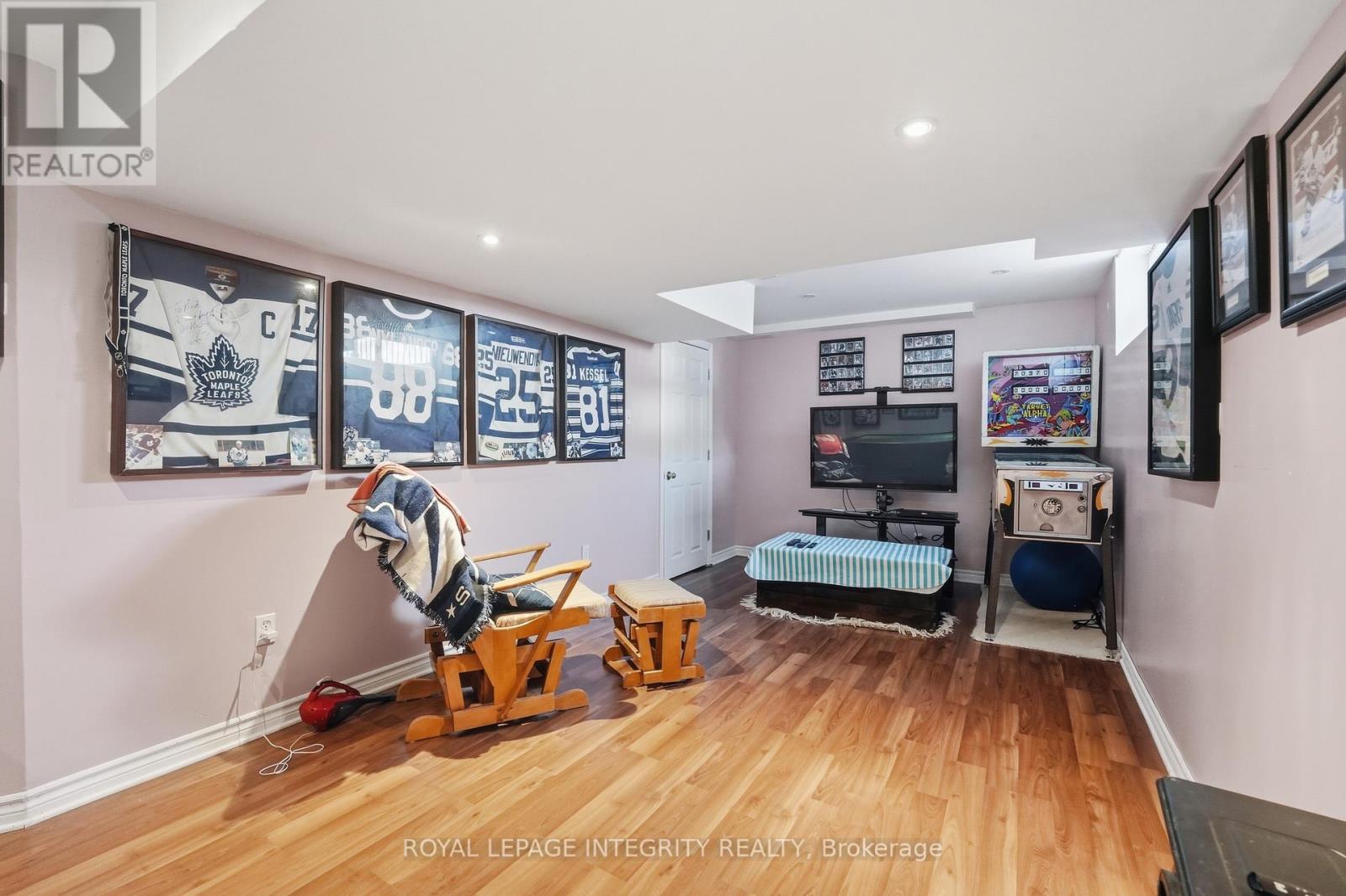 127 STONEY POND COURT - 32