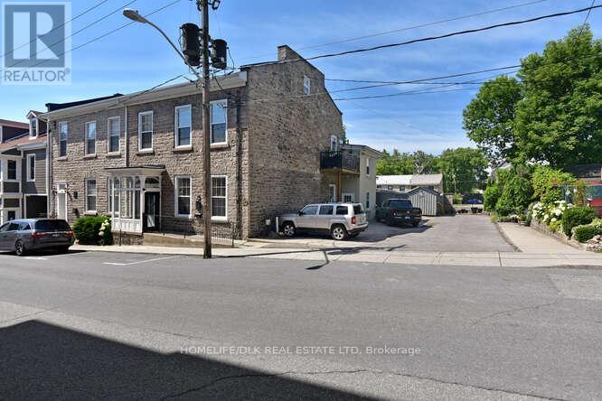 32 APPLE STREET - 2