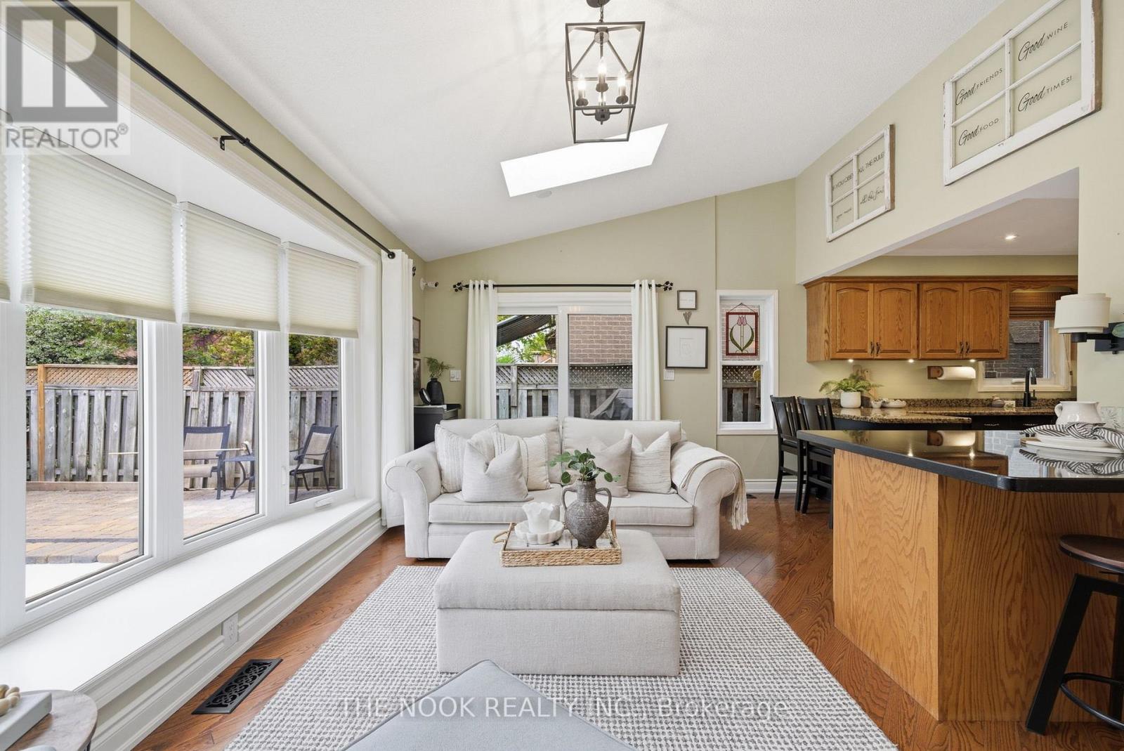 7 BROCKLESBY CRESCENT - 10