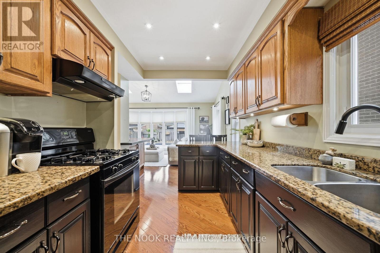 7 BROCKLESBY CRESCENT - 14