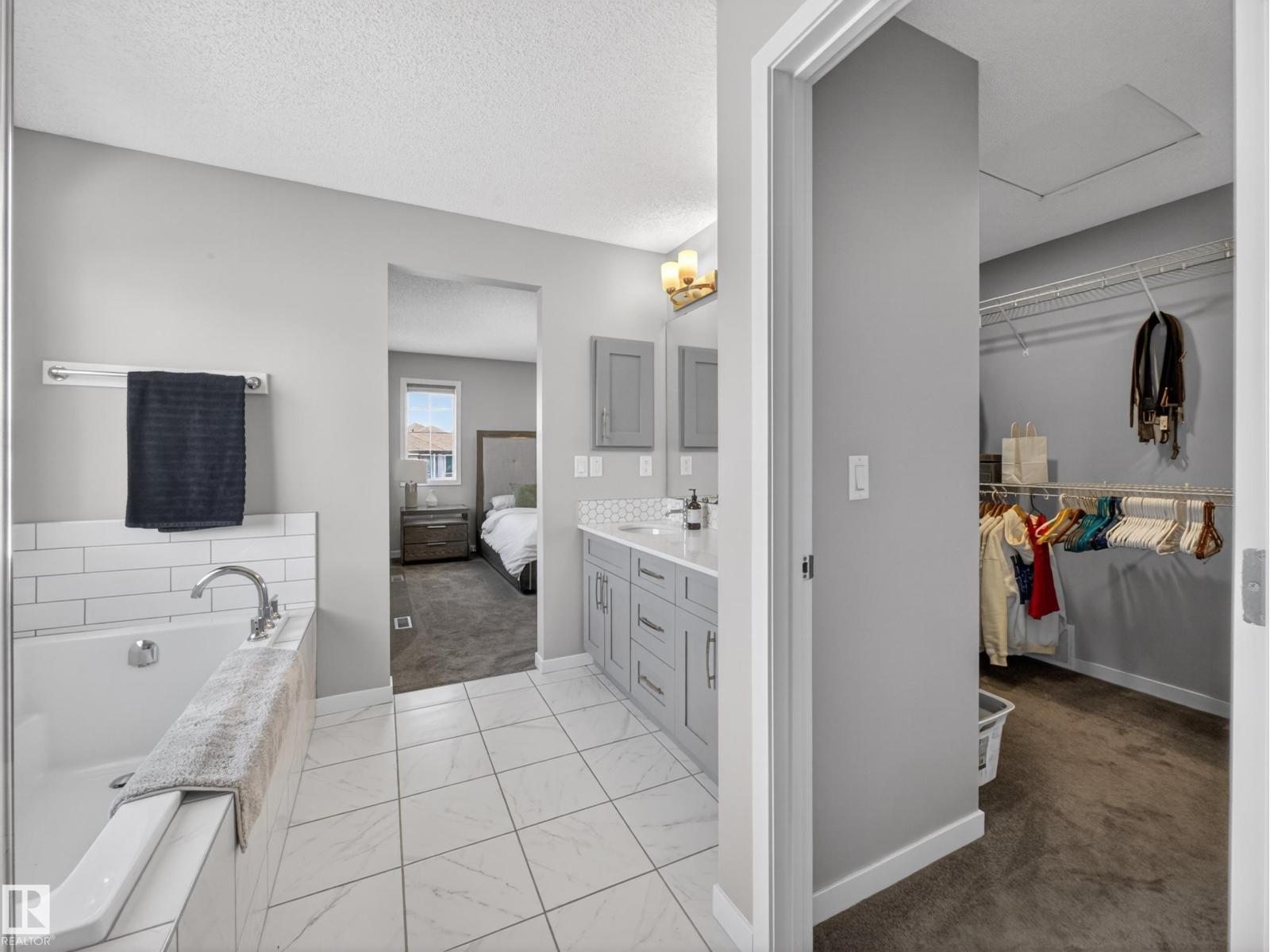 3210 CHERNOWSKI WY SW - 56